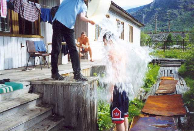  Сюжет фотографии ясен. 